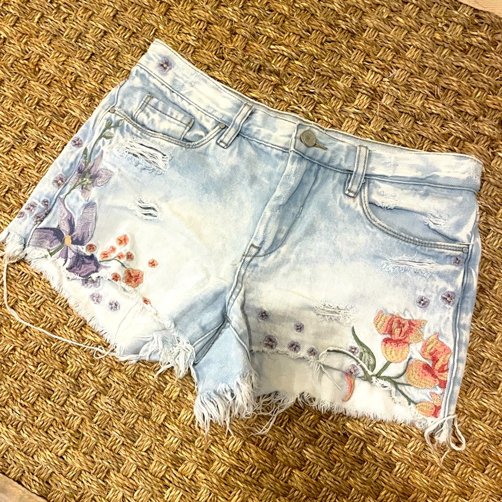 Blank NYC floral embroidered shorts.